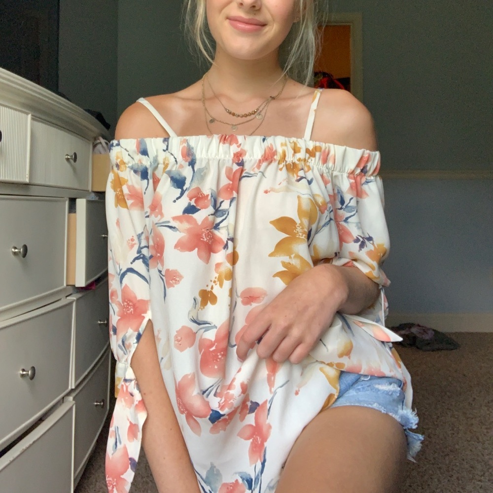 A Byer Off the Shoulder Floral Top